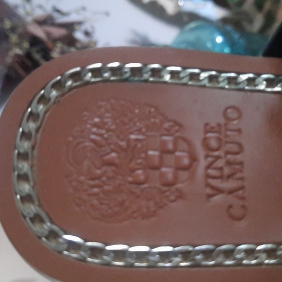 Vince Camuto genuine leather sandals size 7.5 cute chain detail - Picture 2 of 9